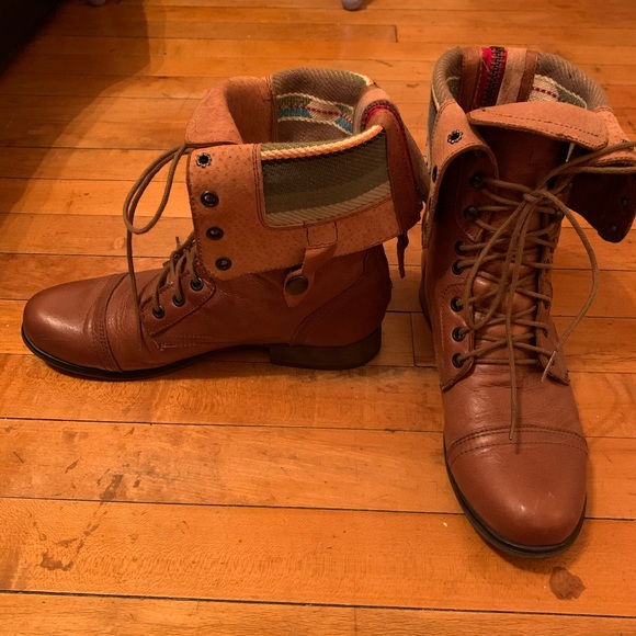 Steve Madden Shoes - Steve Madden Size 10 combat style boots